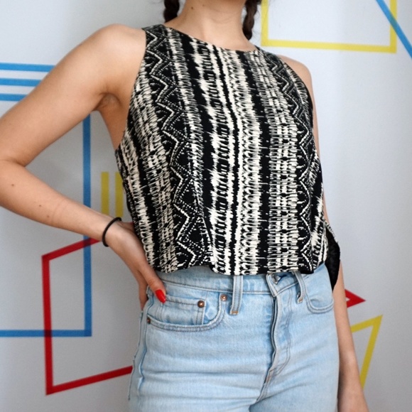 Urban Outfitter's Black and White Cropped Tank Top - Picture 1 of 3